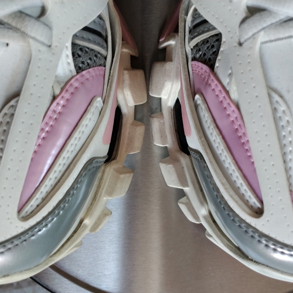 Balenciaga Women's White, Pink, and Gray Sneakers - Picture 3 of 6
